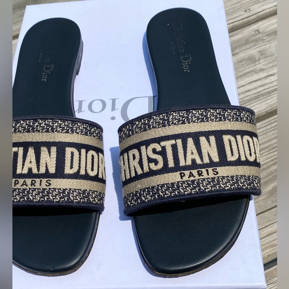 Dior EMBROIDERED COT sandals in UK 39 ; US 8.5-9 in color blue and cream - Picture 8 of 9